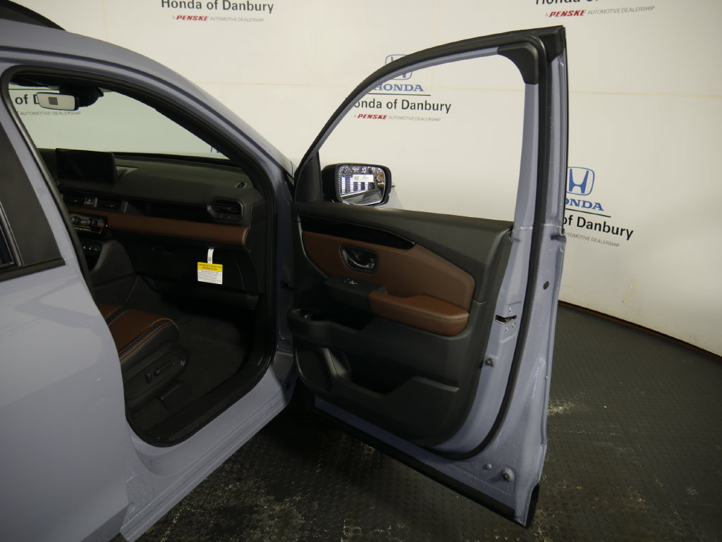 New 2026 Honda Pilot TrailSport image 7