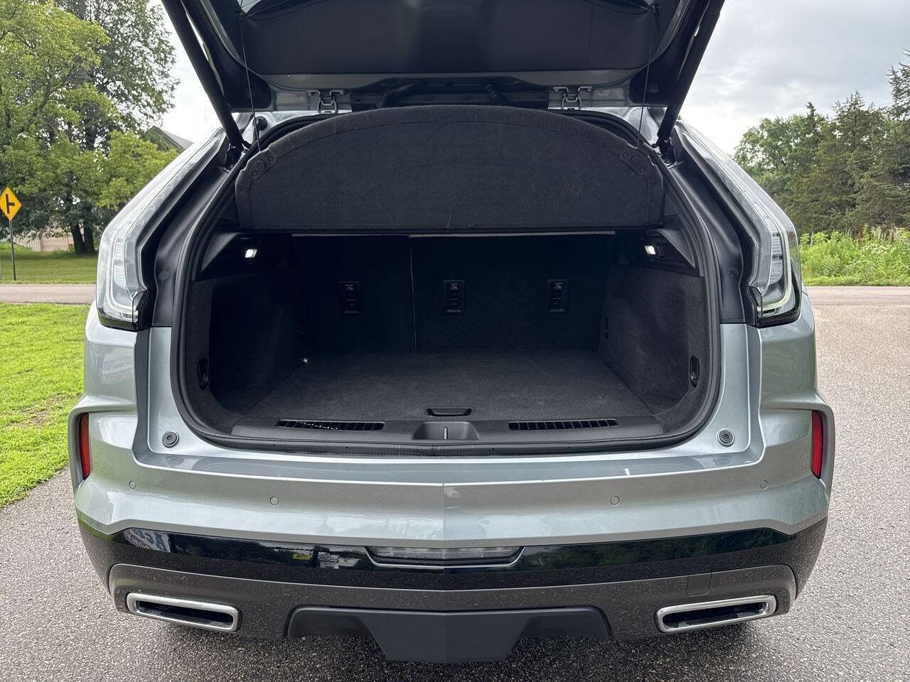 Used 2024 Cadillac XT4 Sport image 23