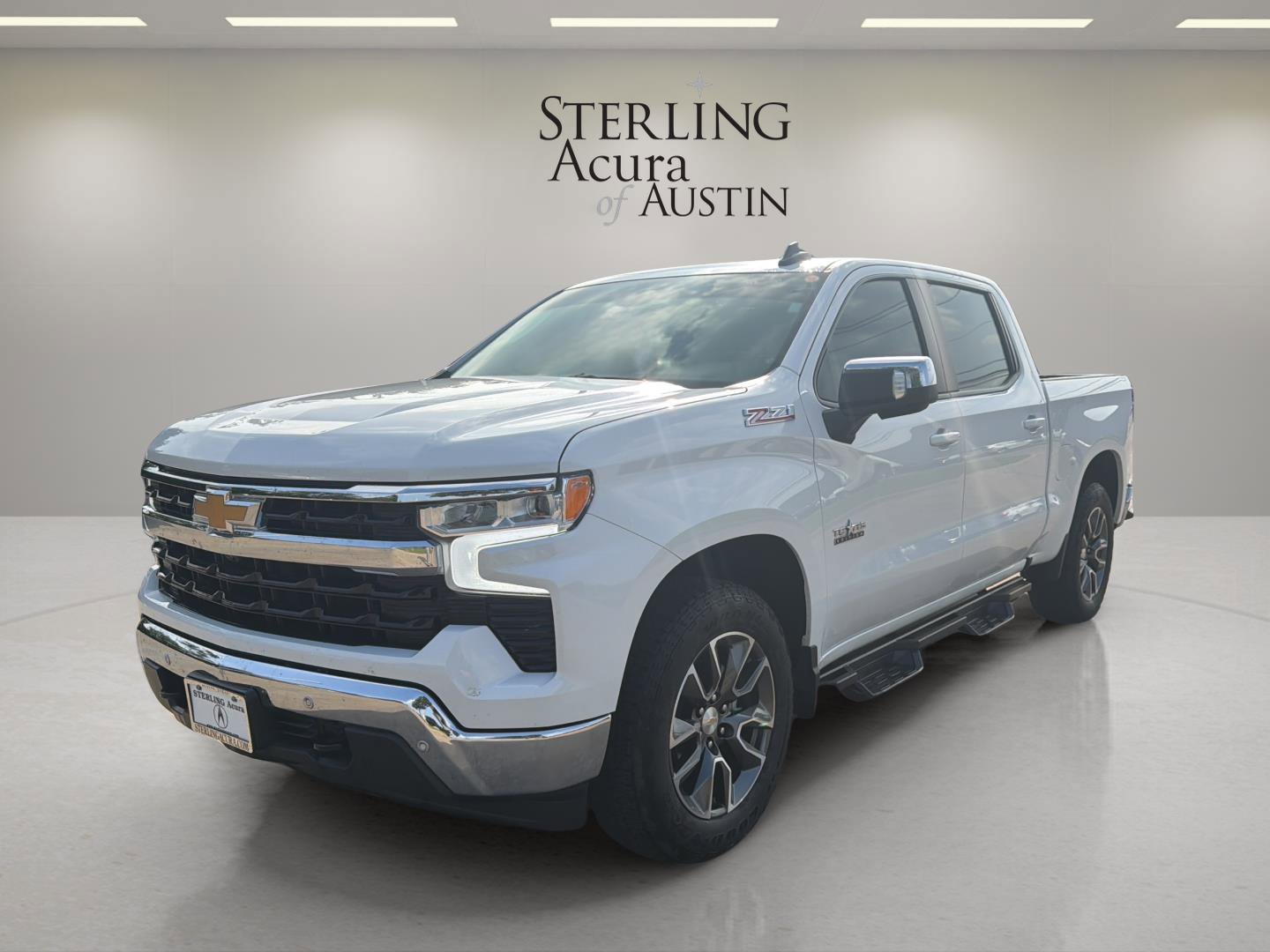 Used 2024 Chevrolet Silverado 1500 LT AWD/4WD image 1