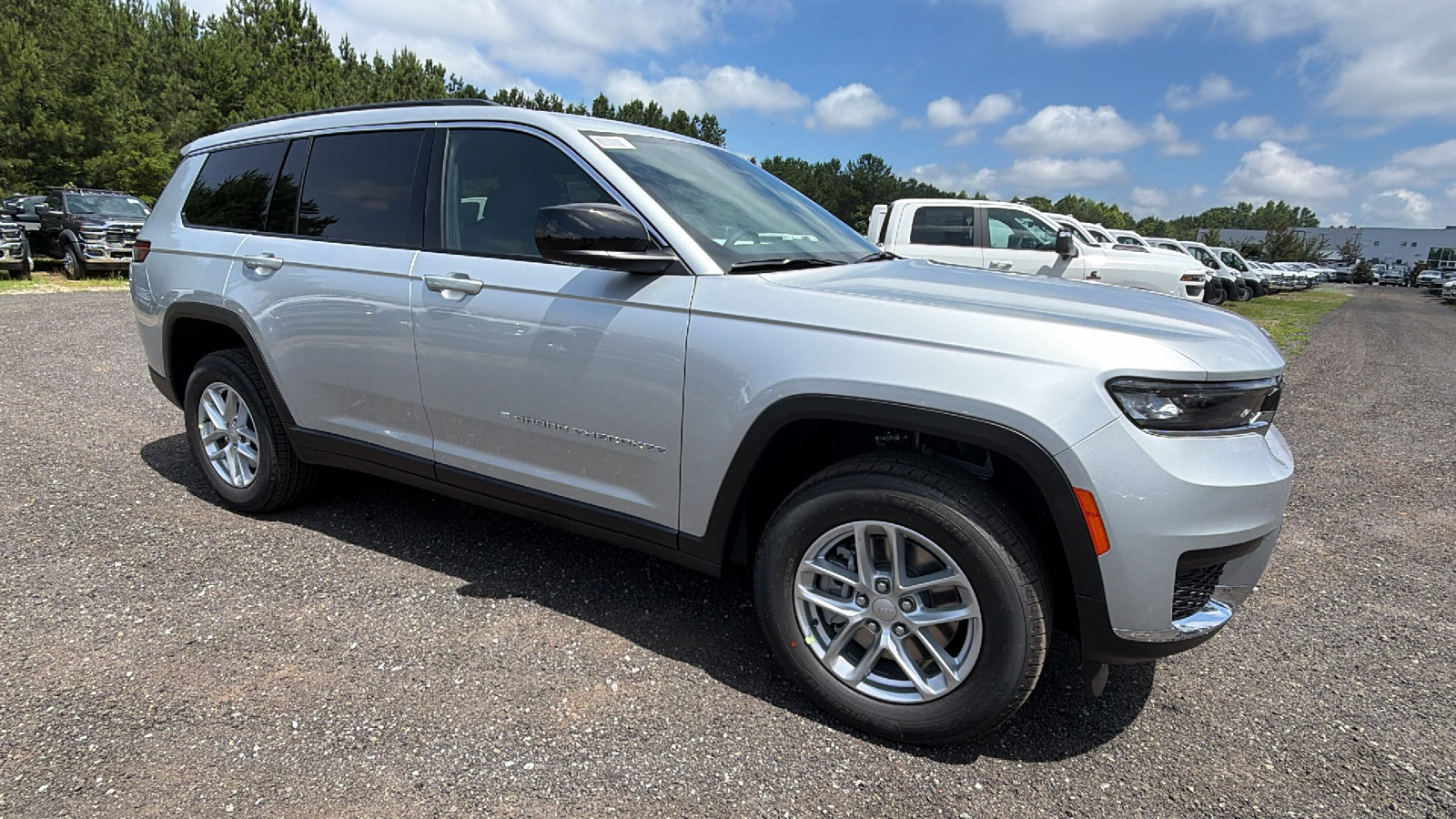 New 2026 Jeep Grand Cherokee L Laredo RWD image 5