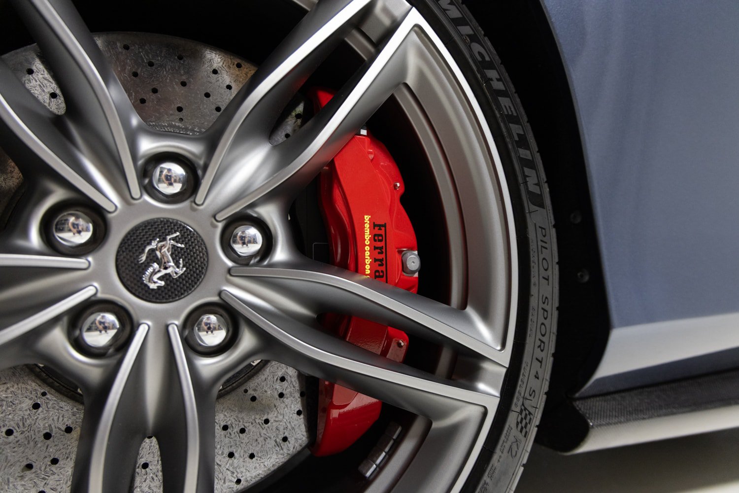 Used 2021 Ferrari Roma RWD image 40