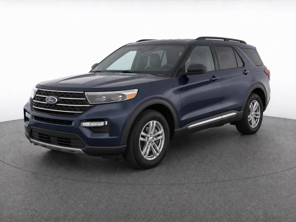 Used 2023 Ford Explorer XLT w/ Equipment Group 202A AWD/4WD image 18