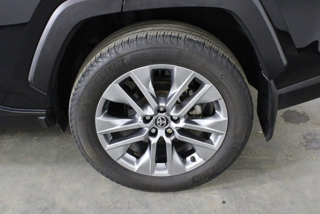 Used 2023 Toyota RAV4 XLE Premium image 41