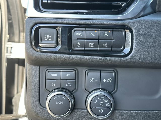 Used 2025 GMC Yukon XL Denali image 16