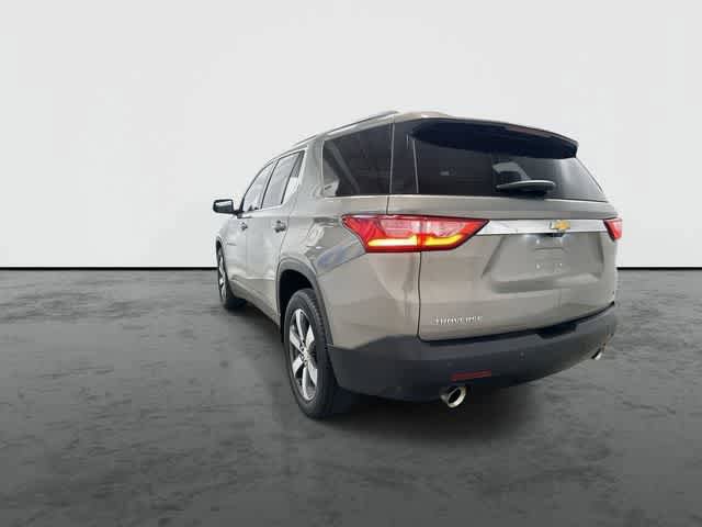 Used 2019 Chevrolet Traverse LT w/ LT Premium Package FWD image 2