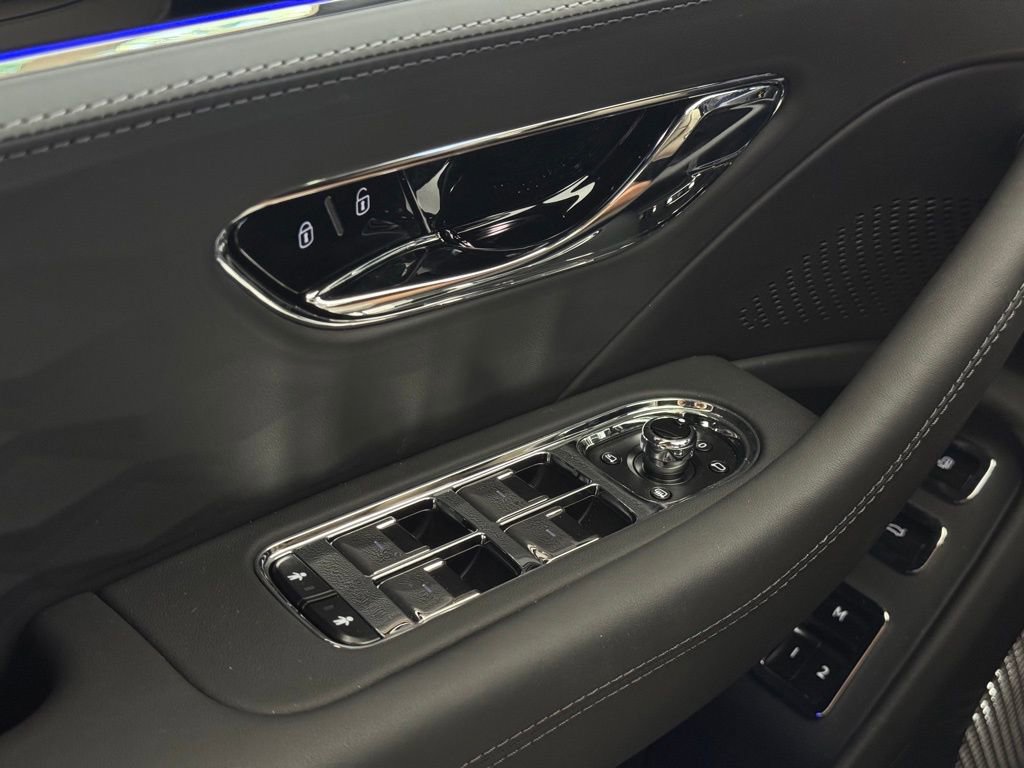 New 2026 Bentley Flying Spur Plug-In Hybrid image 11