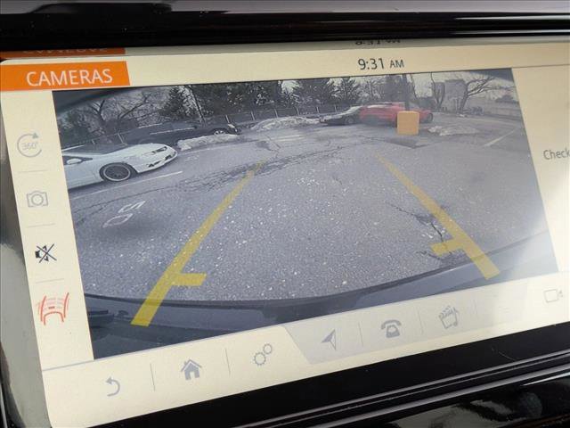 Used 2019 Land Rover Discovery HSE image 11