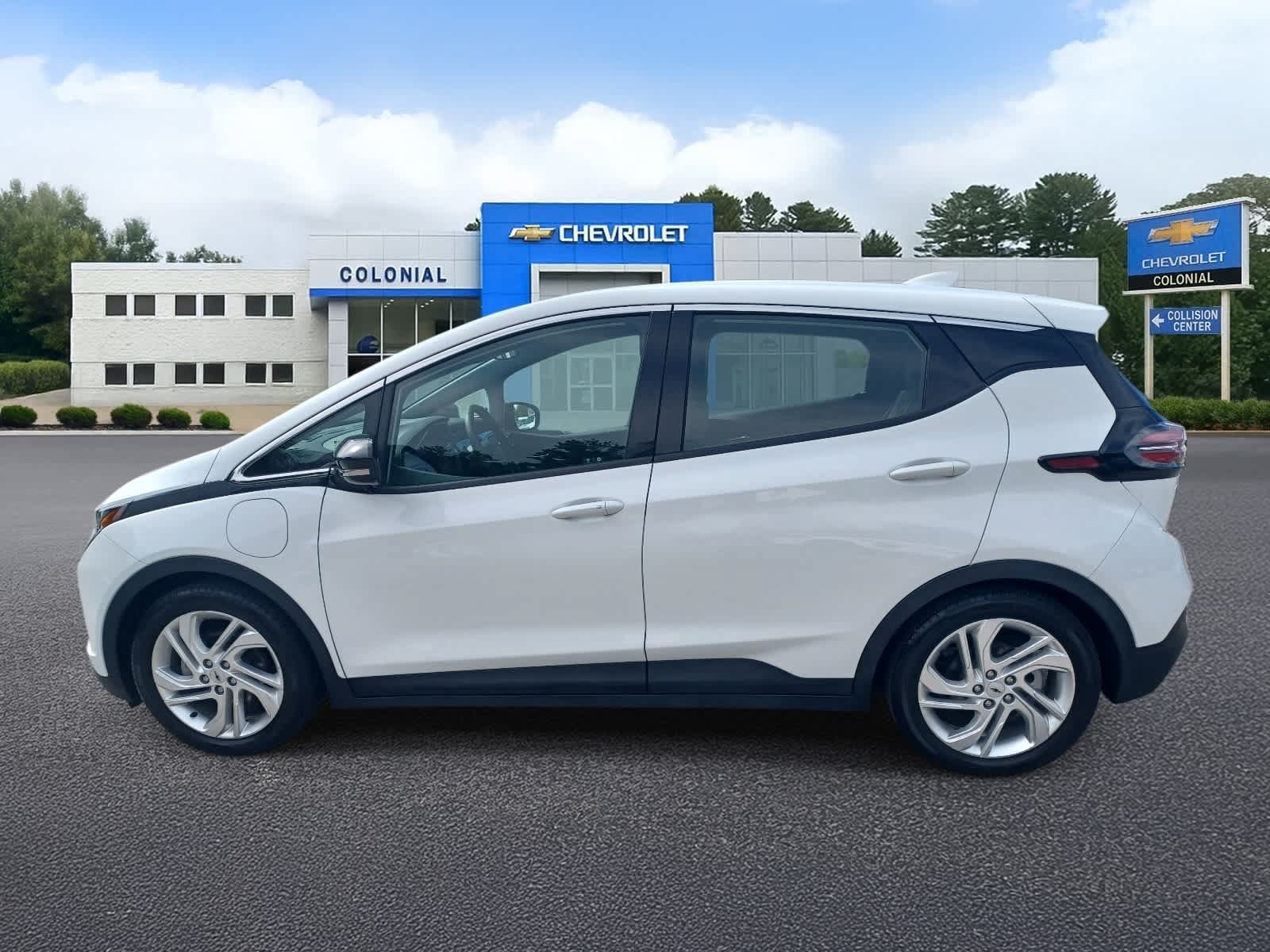 Used 2023 Chevrolet Bolt LT FWD image 6