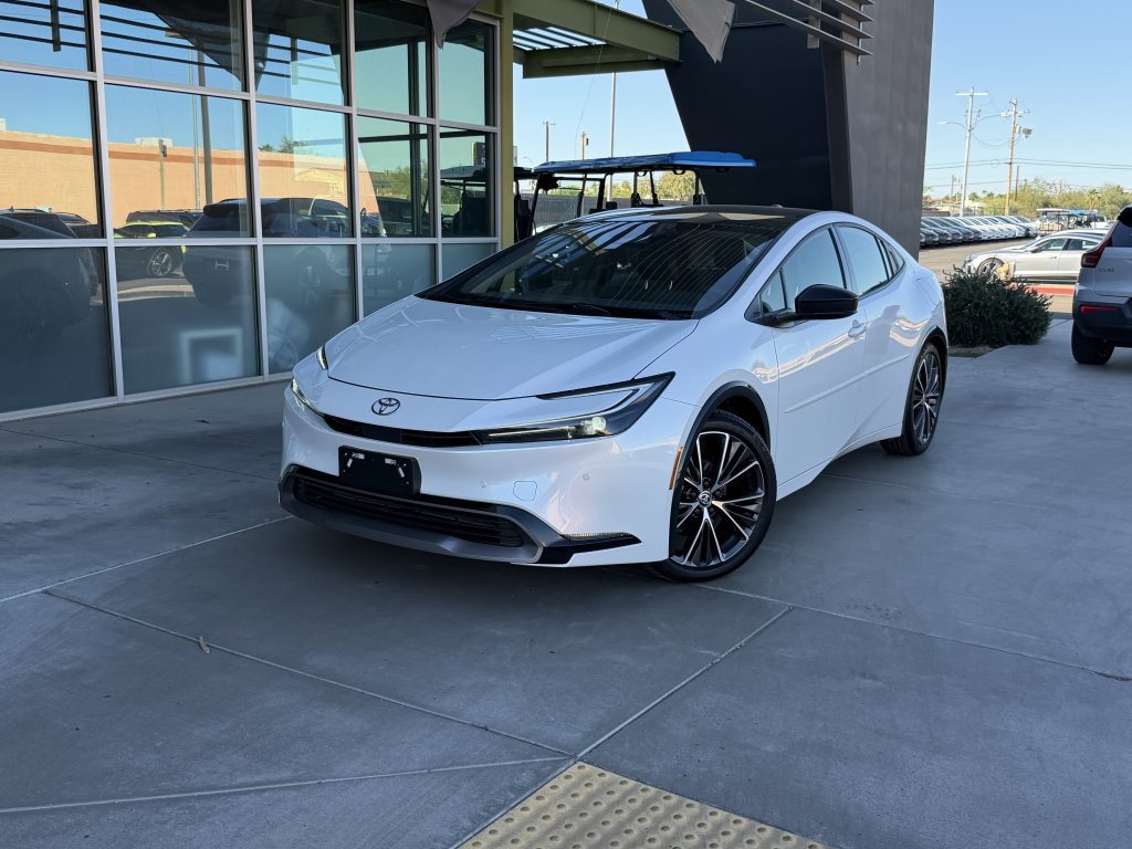 Used 2024 Toyota Prius XLE image 2