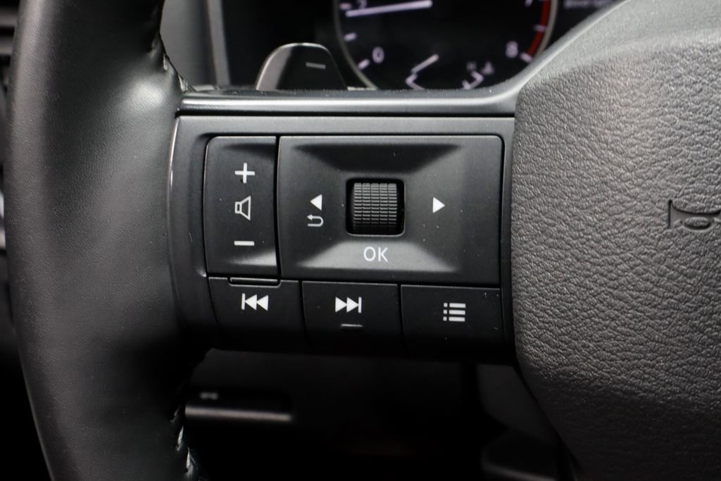 Certified 2025 Nissan Rogue SV FWD image 26