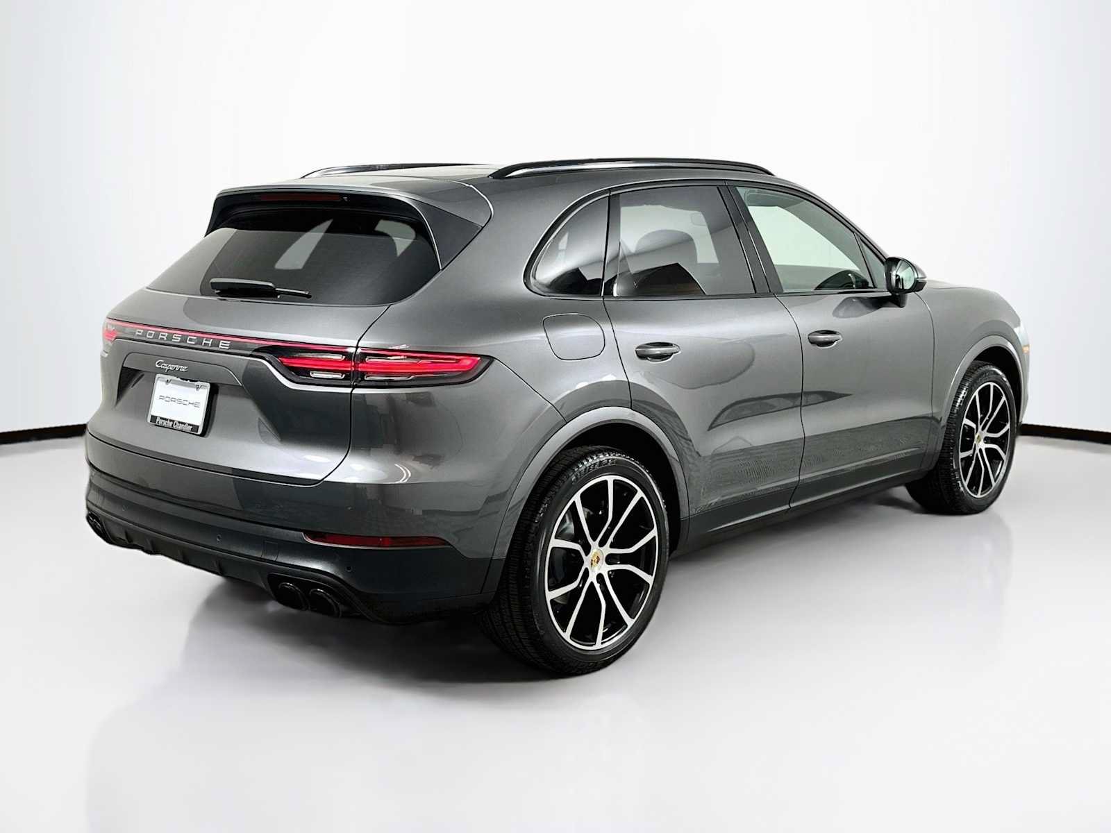 Certified 2023 Porsche Cayenne AWD/4WD image 9
