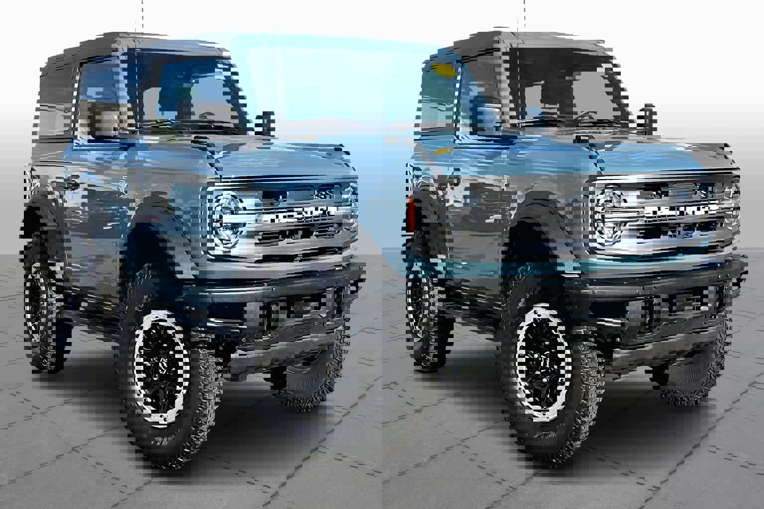 Used 2023 Ford Bronco Big Bend w/ Sasquatch Package image 2