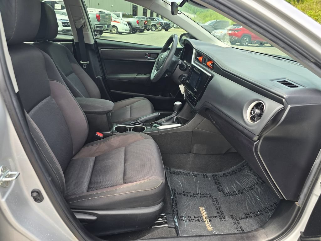 Used 2019 Toyota Corolla LE FWD image 29