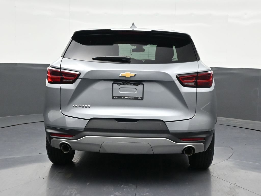 Used 2024 Chevrolet Blazer LT FWD image 4