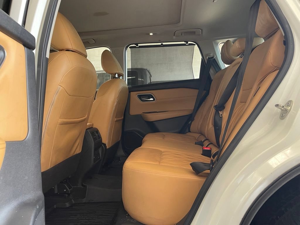 Certified 2023 Nissan Rogue Platinum FWD image 17