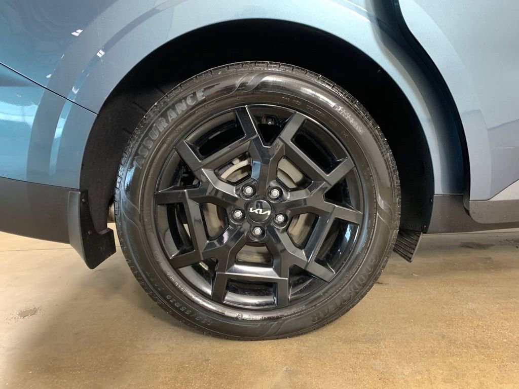 Used 2025 Kia Carnival SX Prestige image 47