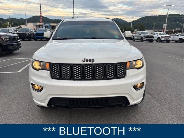 Used 2018 Jeep Grand Cherokee Altitude AWD/4WD image 2