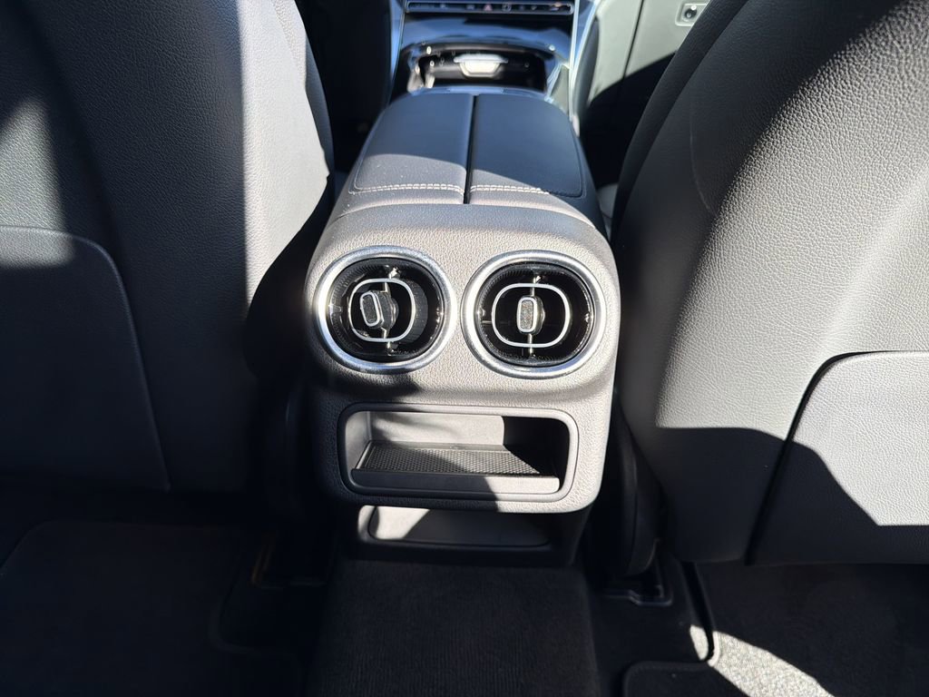 Certified 2025 Mercedes-Benz GLC 300 4MATIC image 21