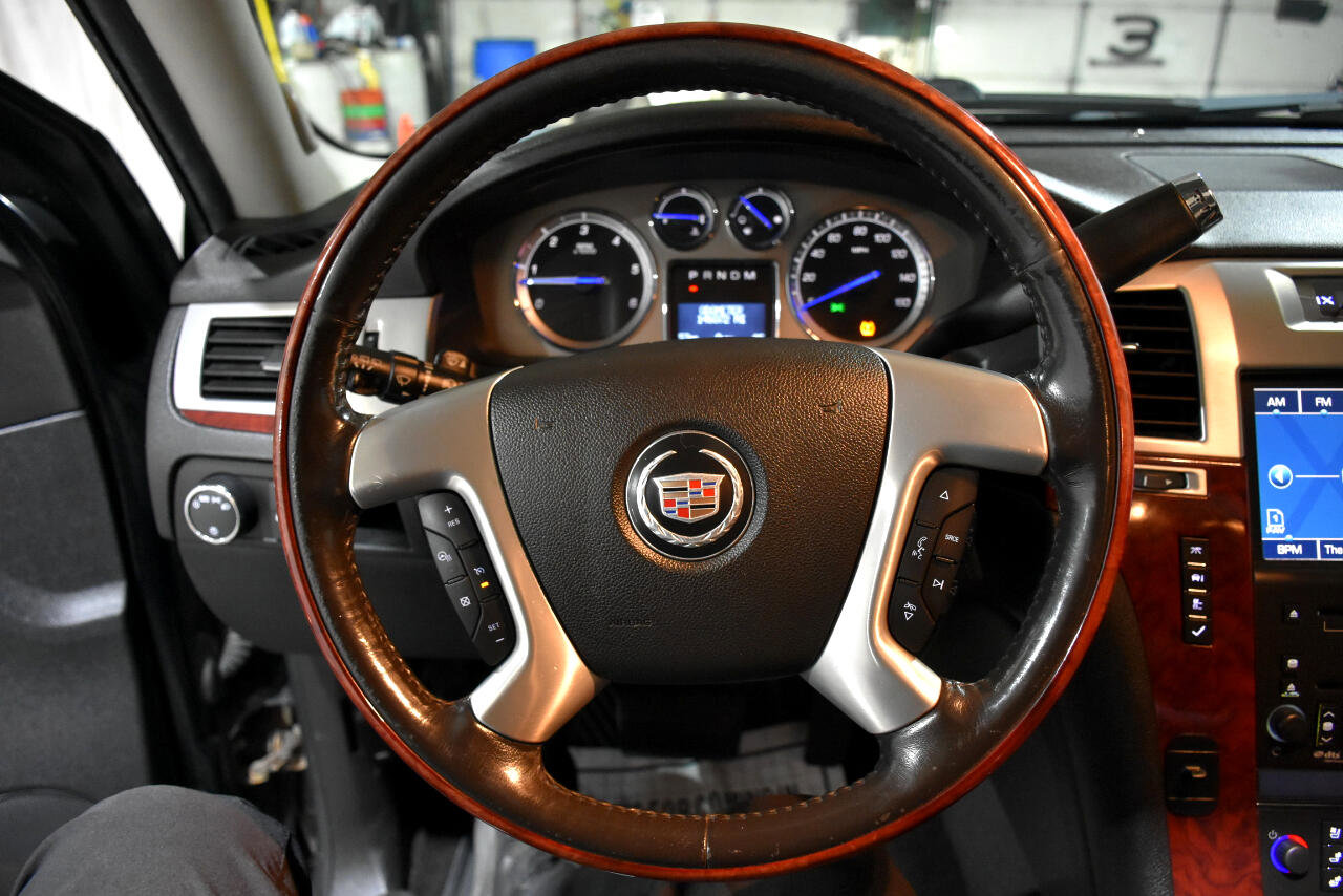 Used 2010 Cadillac Escalade ESV Premium image 14