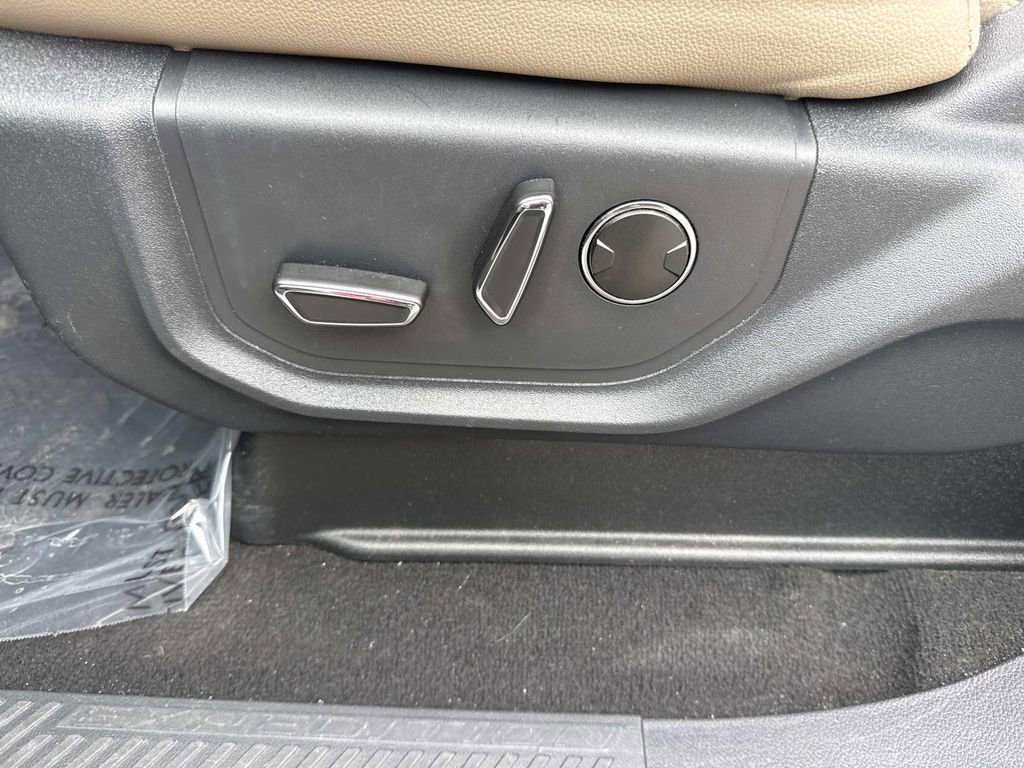 Used 2024 Ford Expedition Limited image 30