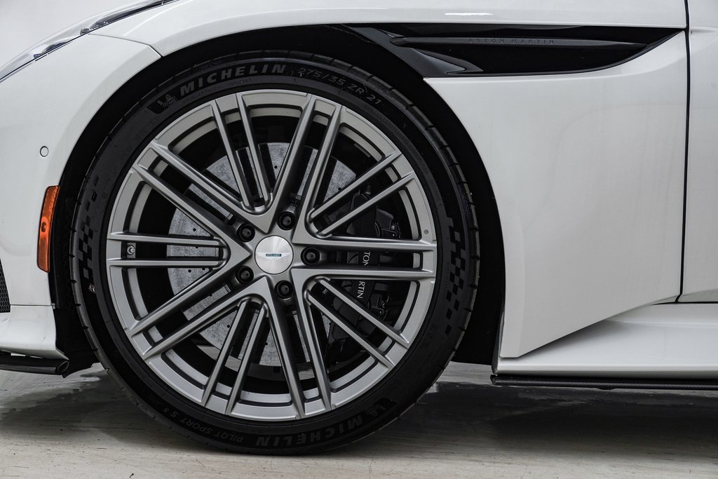 Used 2024 Aston Martin DB12 Coupe RWD image 3