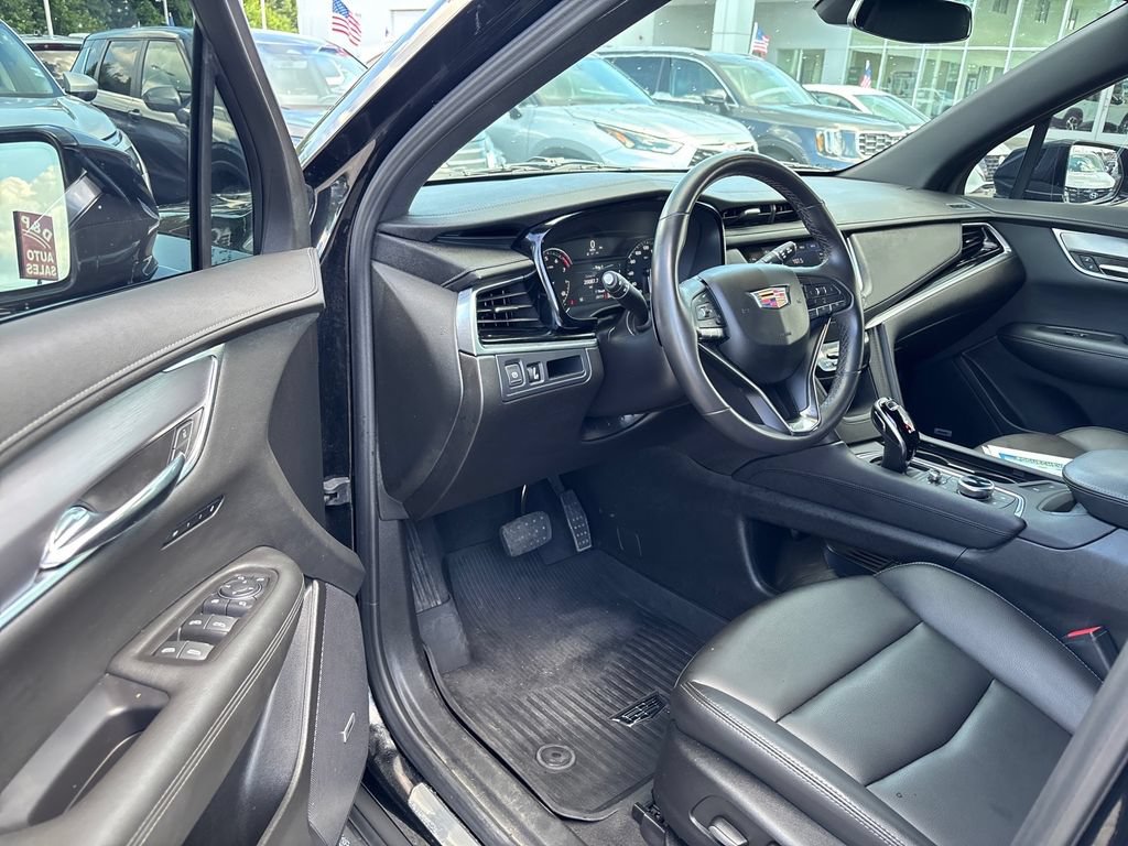 Used 2024 Cadillac XT6 Luxury w/ LPO, Floor Liner Package AWD/4WD image 6