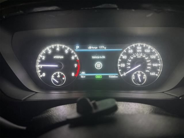 Used 2017 Genesis G90 3.3T Premium RWD image 3