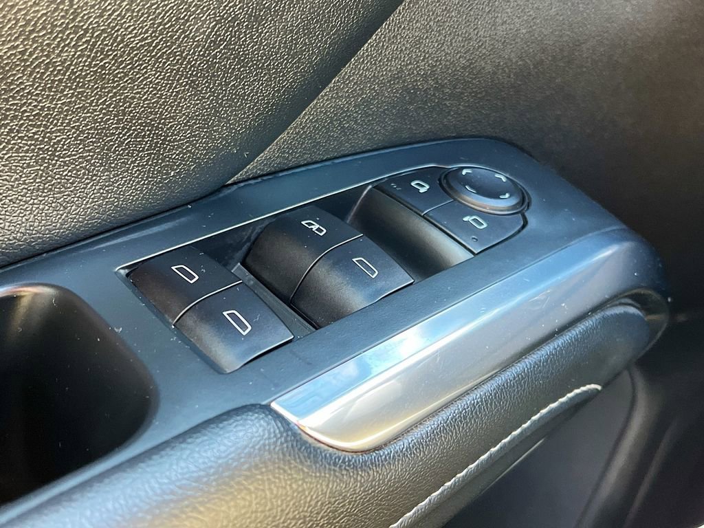 Used 2025 Chevrolet Traverse LT w/ Driver Confidence Package AWD/4WD image 18