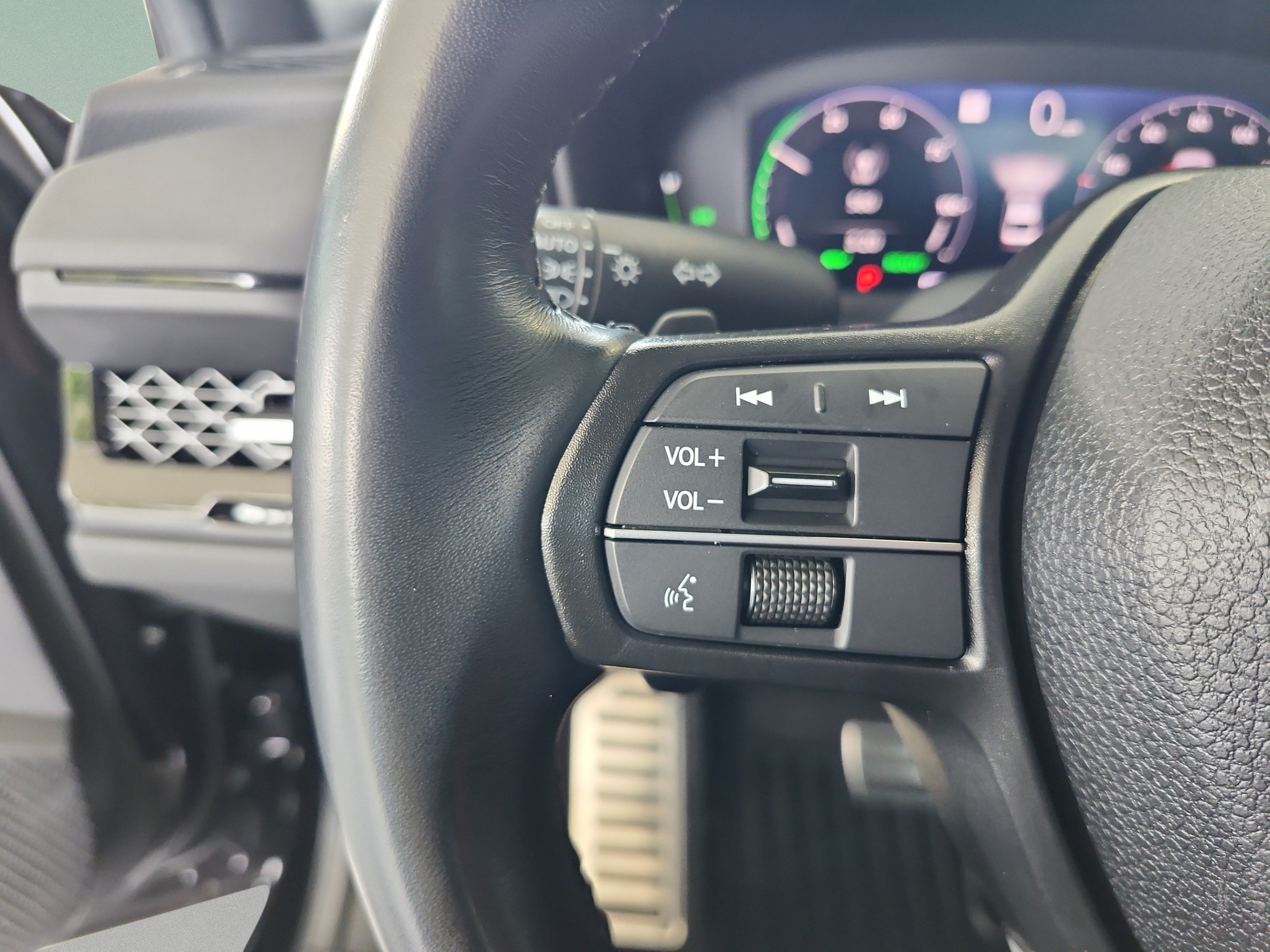Used 2025 Honda Accord Sport image 14