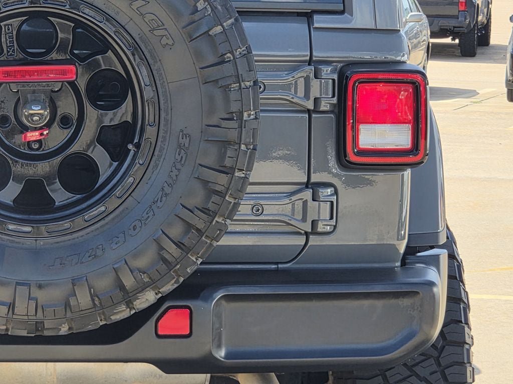 Used 2020 Jeep Wrangler Unlimited Sahara AWD/4WD image 9