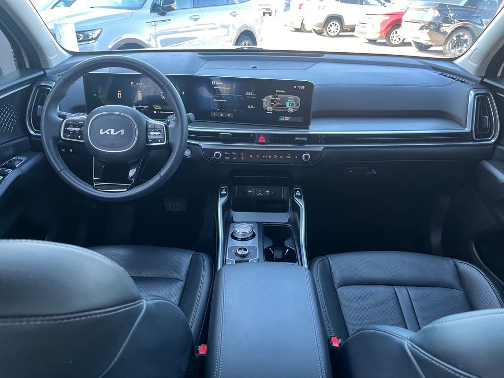 Certified 2025 Kia Sorento EX image 16