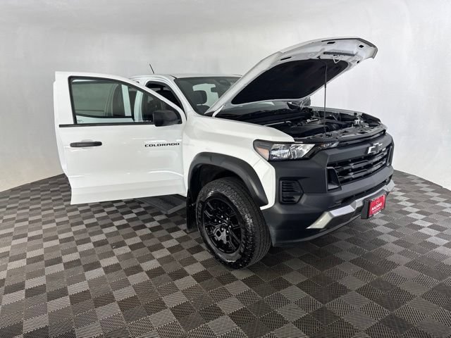 Used 2024 Chevrolet Colorado Trail Boss w/ Advanced Trailering Package AWD/4WD image 12