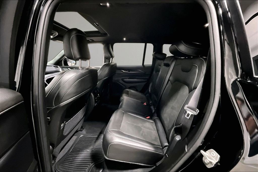 Used 2024 Jeep Grand Cherokee Altitude image 22