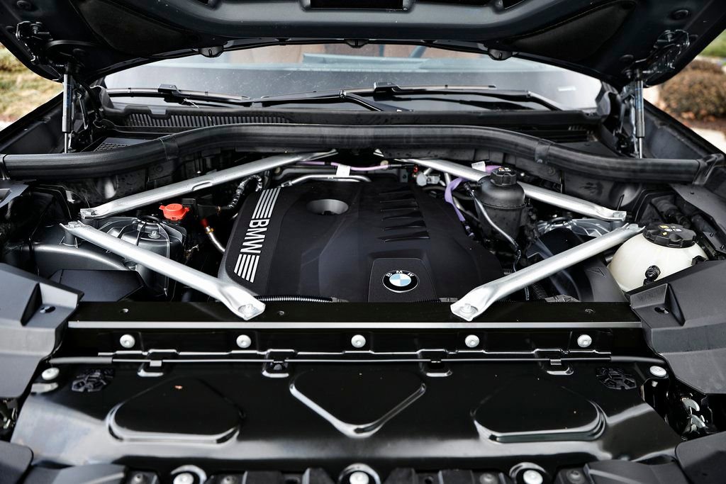 Certified 2025 BMW X5 sDrive40i w/ Premium Package image 33