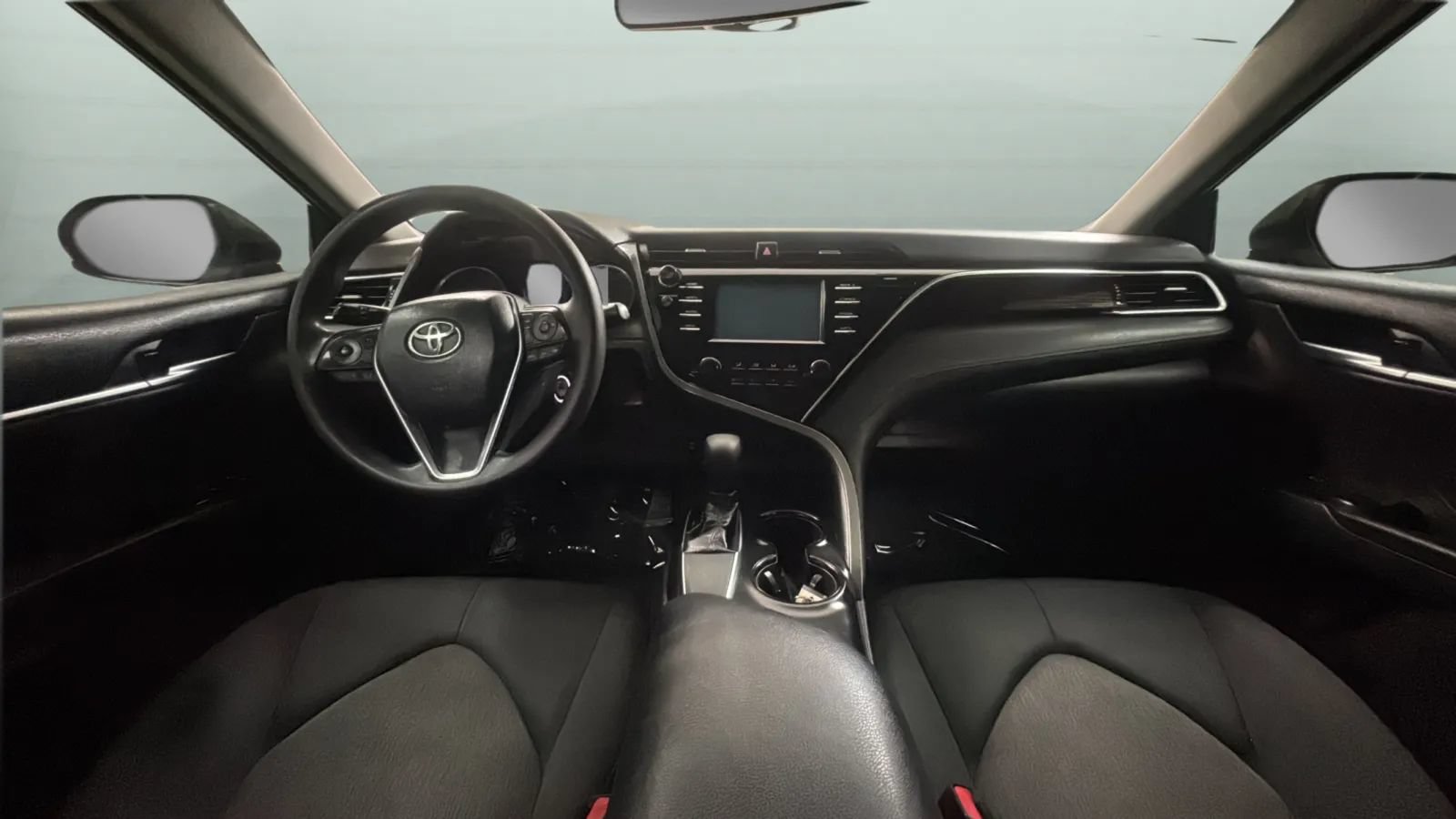 Used 2018 Toyota Camry LE FWD image 9