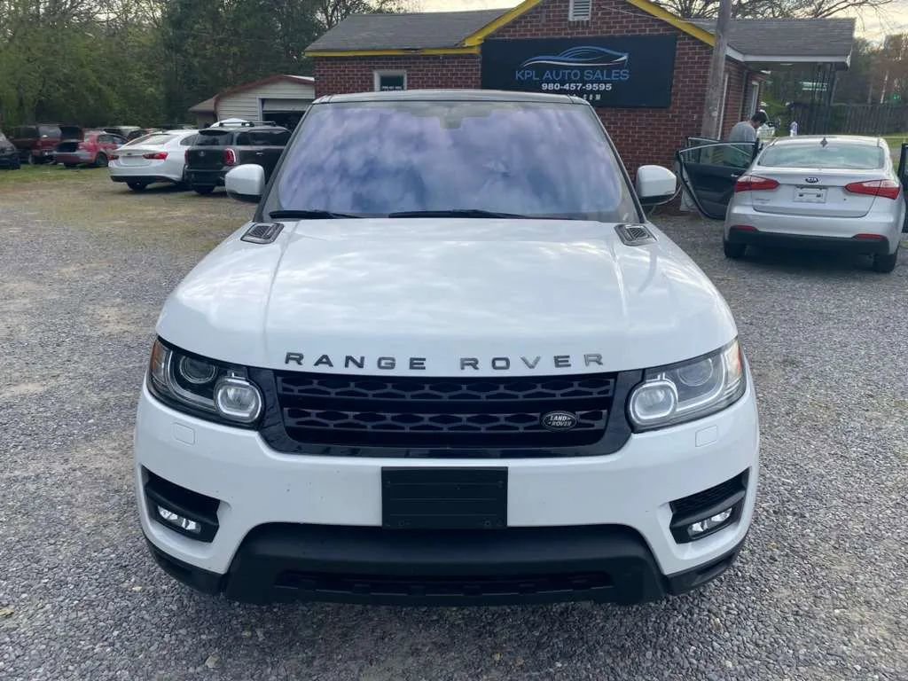 Used 2016 Land Rover Range Rover Sport SE image 2