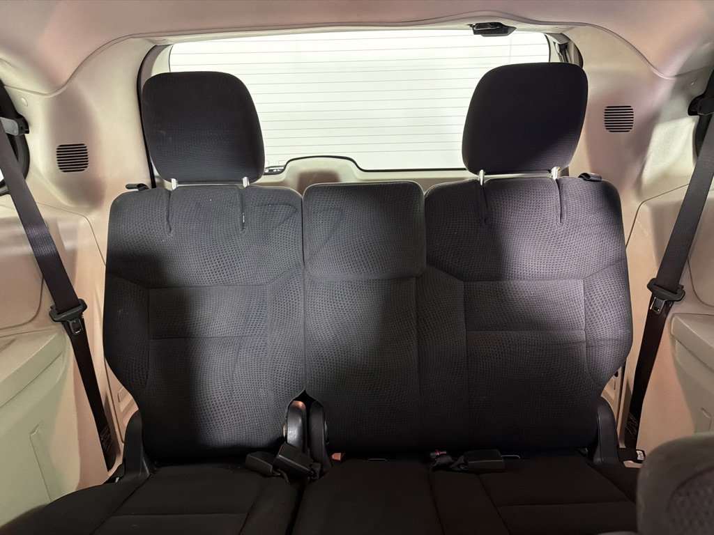 Used 2016 Dodge Grand Caravan SXT image 18