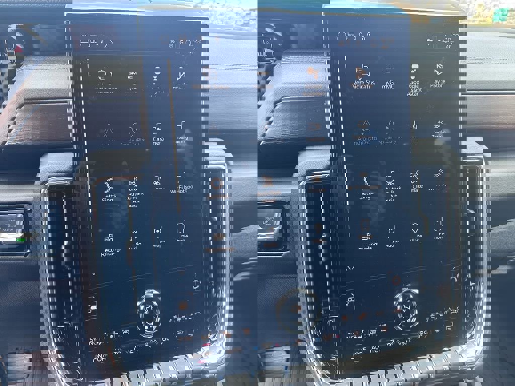 New 2026 GMC Yukon Denali w/ Denali Reserve Package AWD/4WD image 19