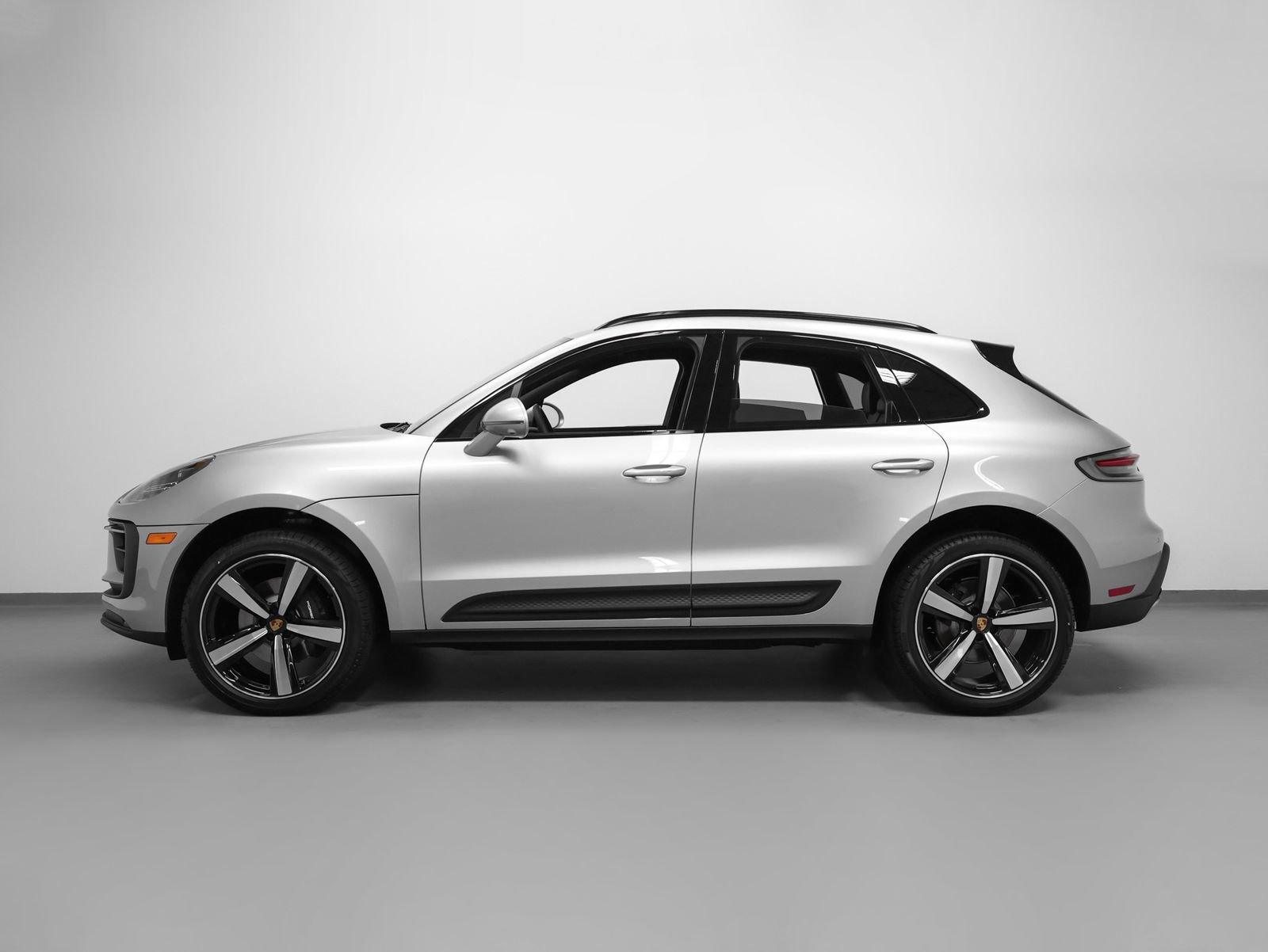 New 2026 Porsche Macan AWD/4WD image 2