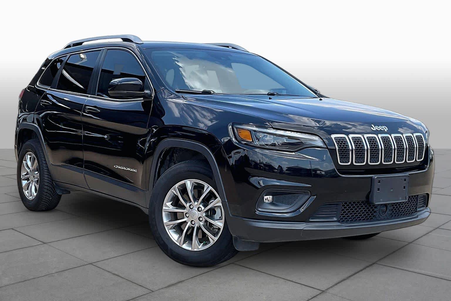Used 2021 Jeep Cherokee Latitude Lux w/ Comfort/Convenience Group AWD/4WD image 3