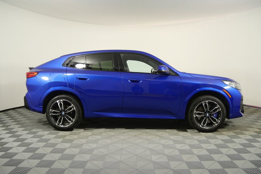 Certified 2025 BMW X2 xDrive28i AWD/4WD image 2