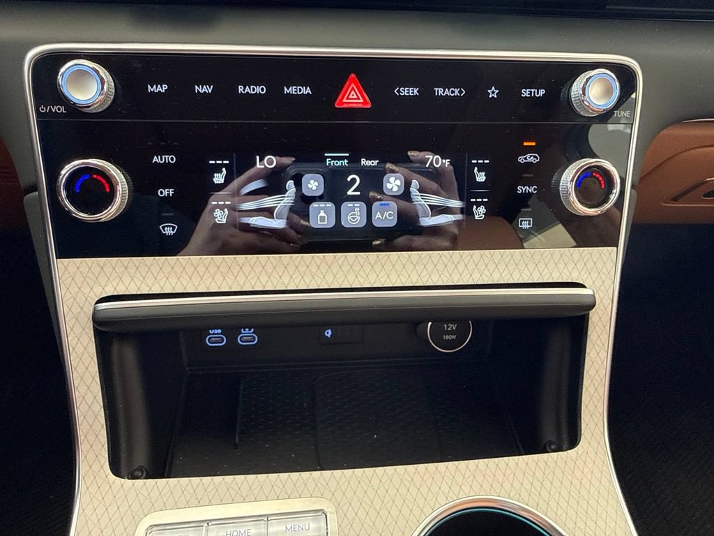 Used 2025 Genesis GV80 2.5T Prestige AWD/4WD image 26