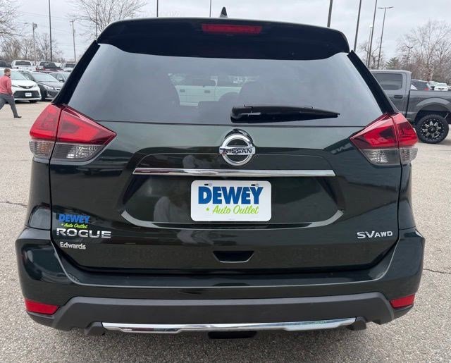 Used 2018 Nissan Rogue SV w/ Premium Package image 3