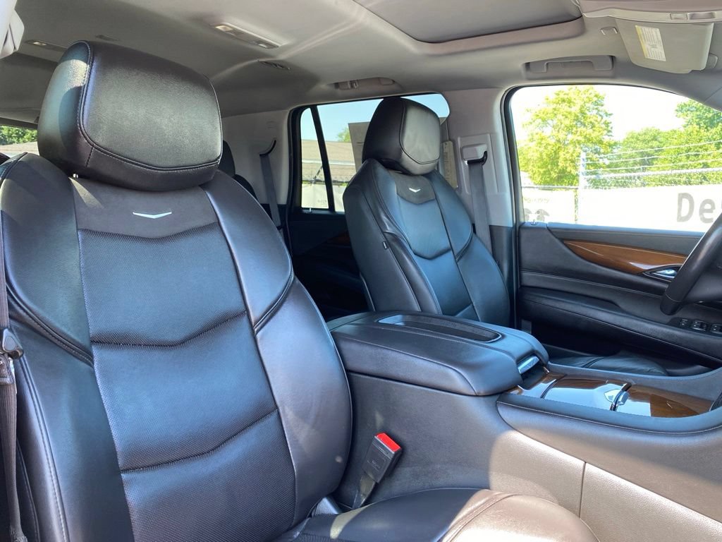 Used 2020 Cadillac Escalade Luxury AWD/4WD image 22