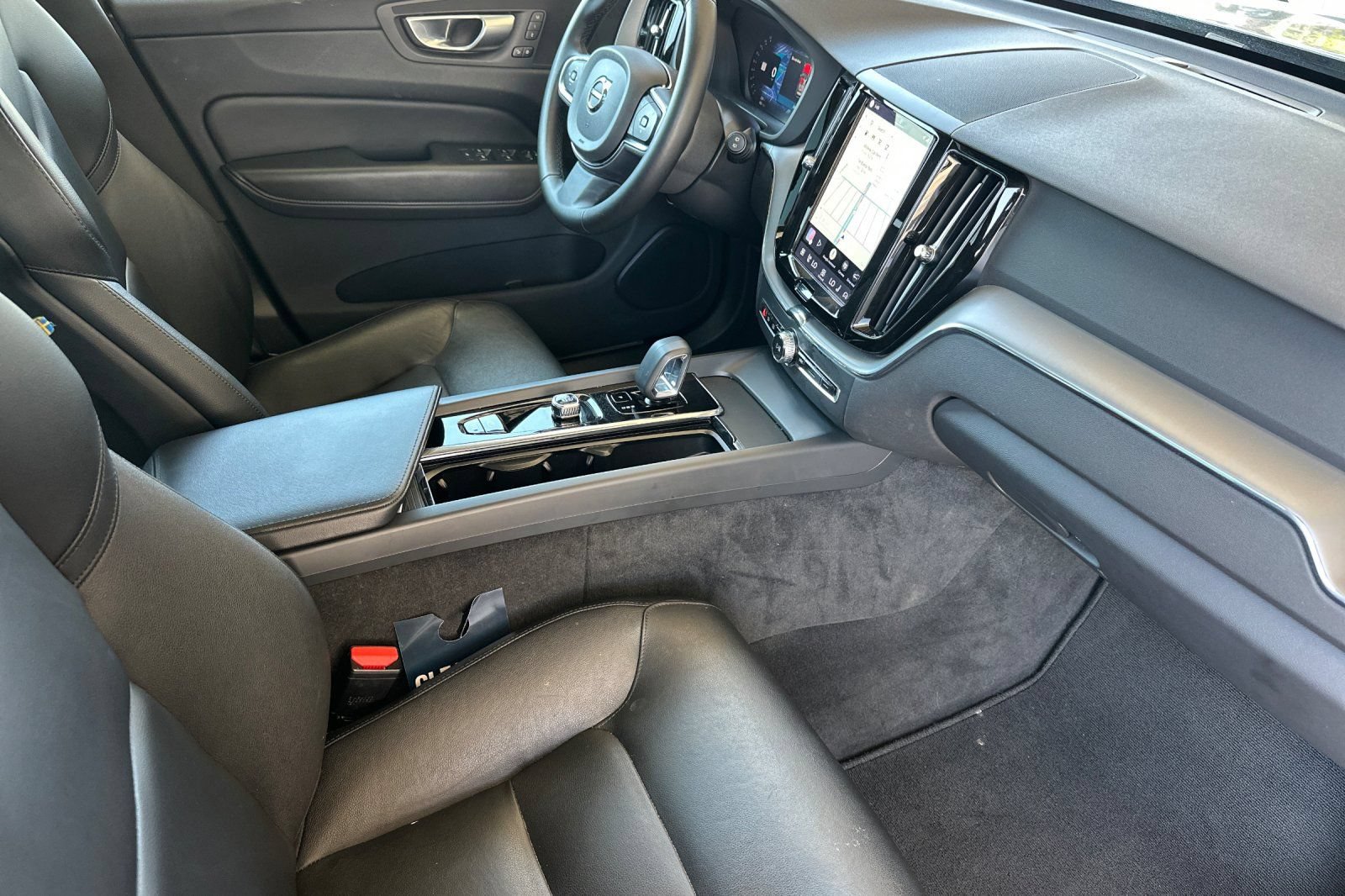 Used 2024 Volvo XC60 B5 Core AWD/4WD image 20