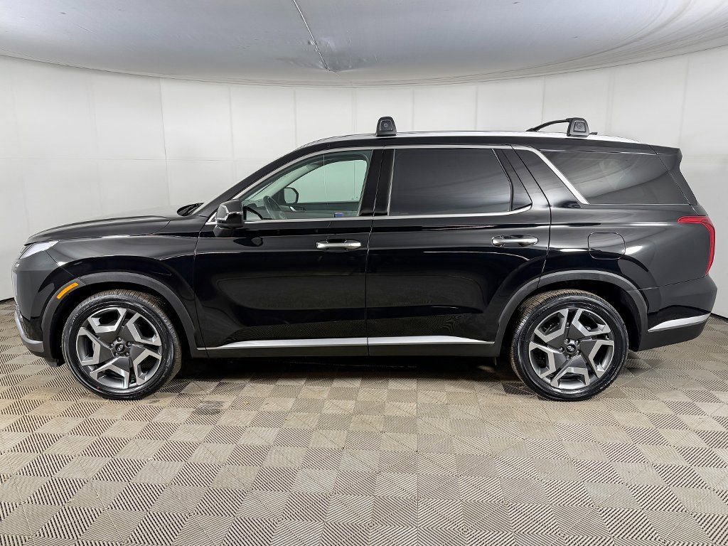 Used 2023 Hyundai Palisade SEL w/ Premium Package image 18