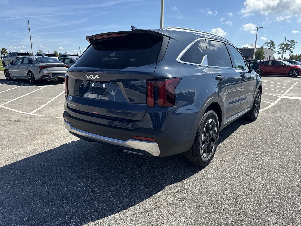 New 2026 Kia Sorento S w/ S Panoramic Sunroof Package FWD image 3