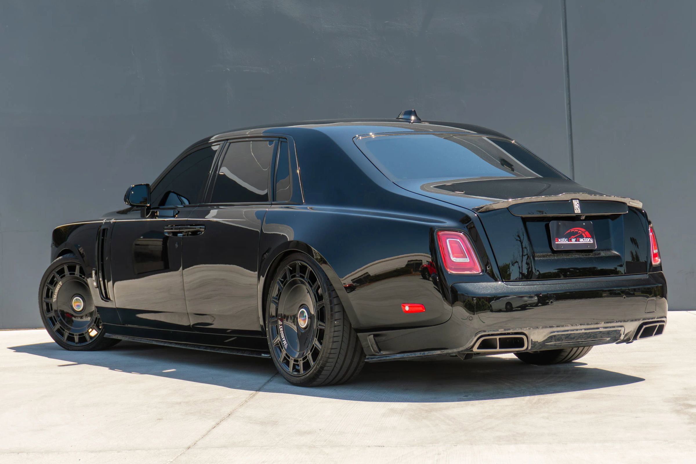 Used 2024 Rolls-Royce Phantom Sedan w/ The Phantom Package RWD image 51