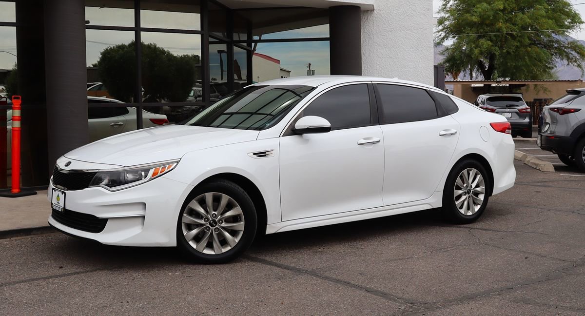Used 2018 Kia Optima LX w/ Convenience Package FWD image 3