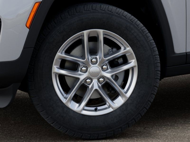 New 2026 Jeep Grand Cherokee Laredo X image 8